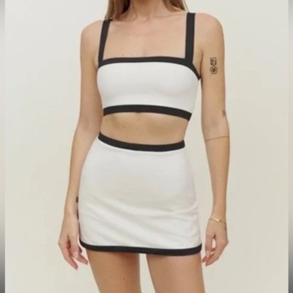 NWT S Reformation Adelina Active Set in White & Black - Picture 2 of 7